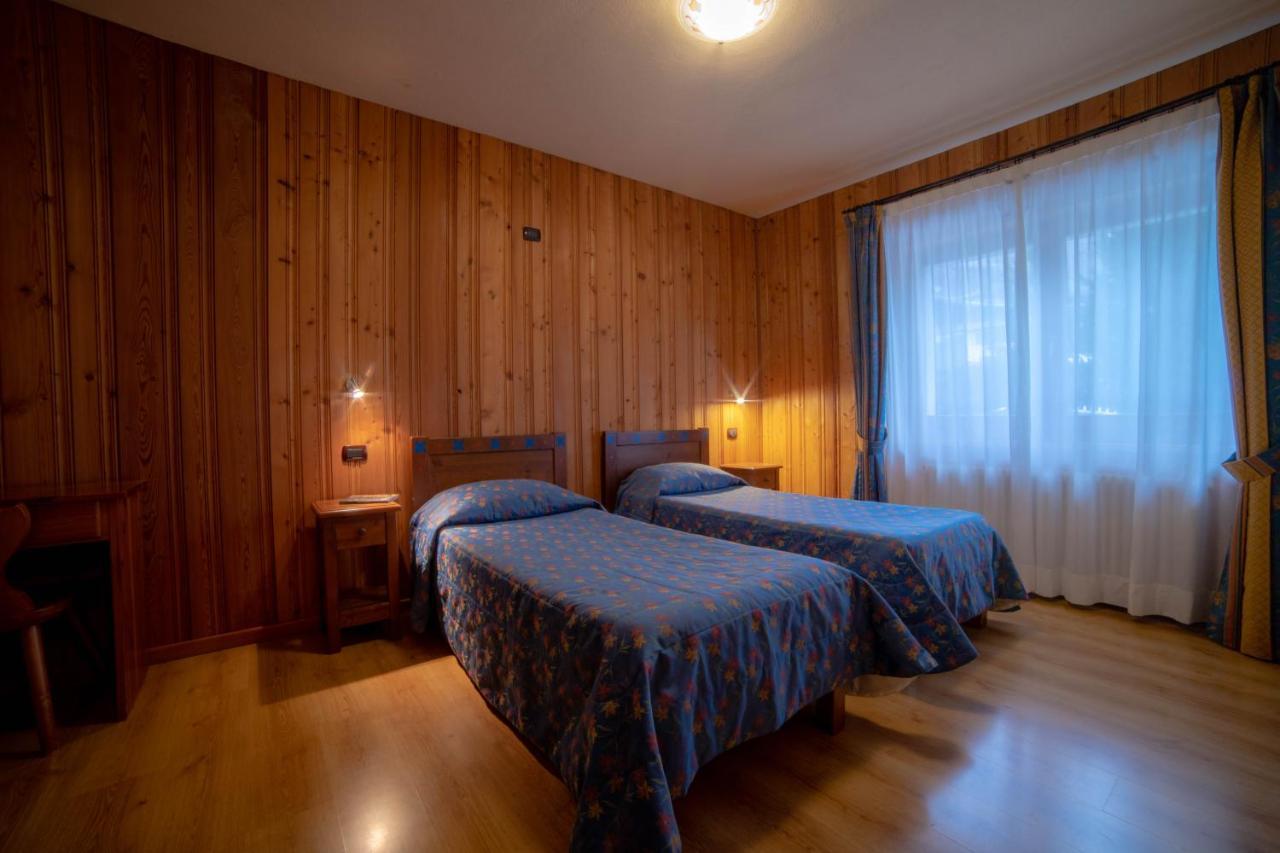 Family Apartments Le Chalet ชัมโปลุก ภายนอก รูปภาพ