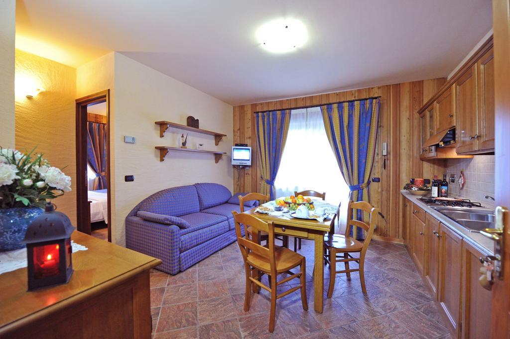Family Apartments Le Chalet ชัมโปลุก ภายนอก รูปภาพ