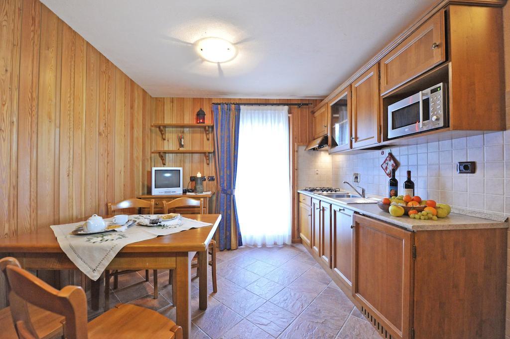 Family Apartments Le Chalet ชัมโปลุก ห้อง รูปภาพ