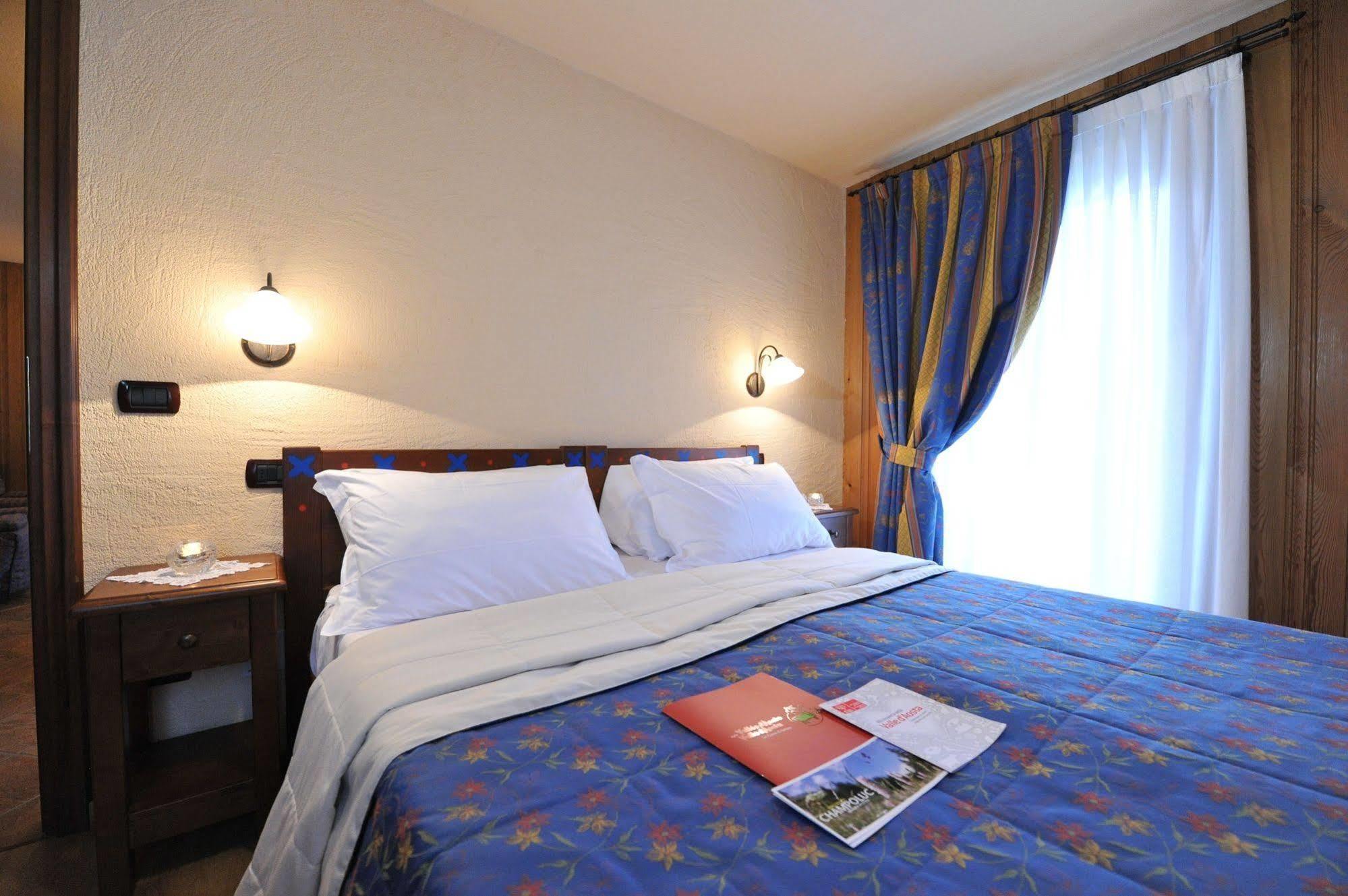Family Apartments Le Chalet ชัมโปลุก ภายนอก รูปภาพ